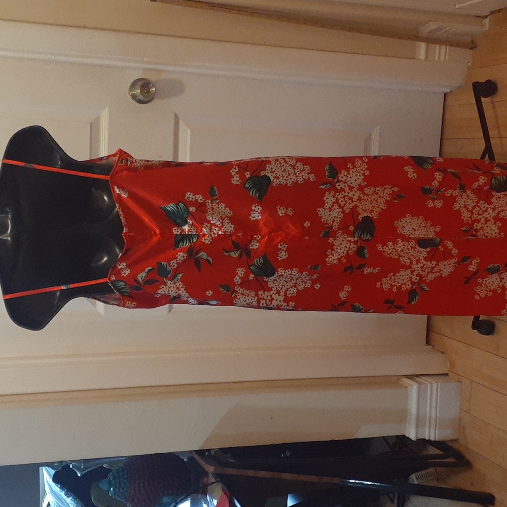 Dress - Picture 2 of 4